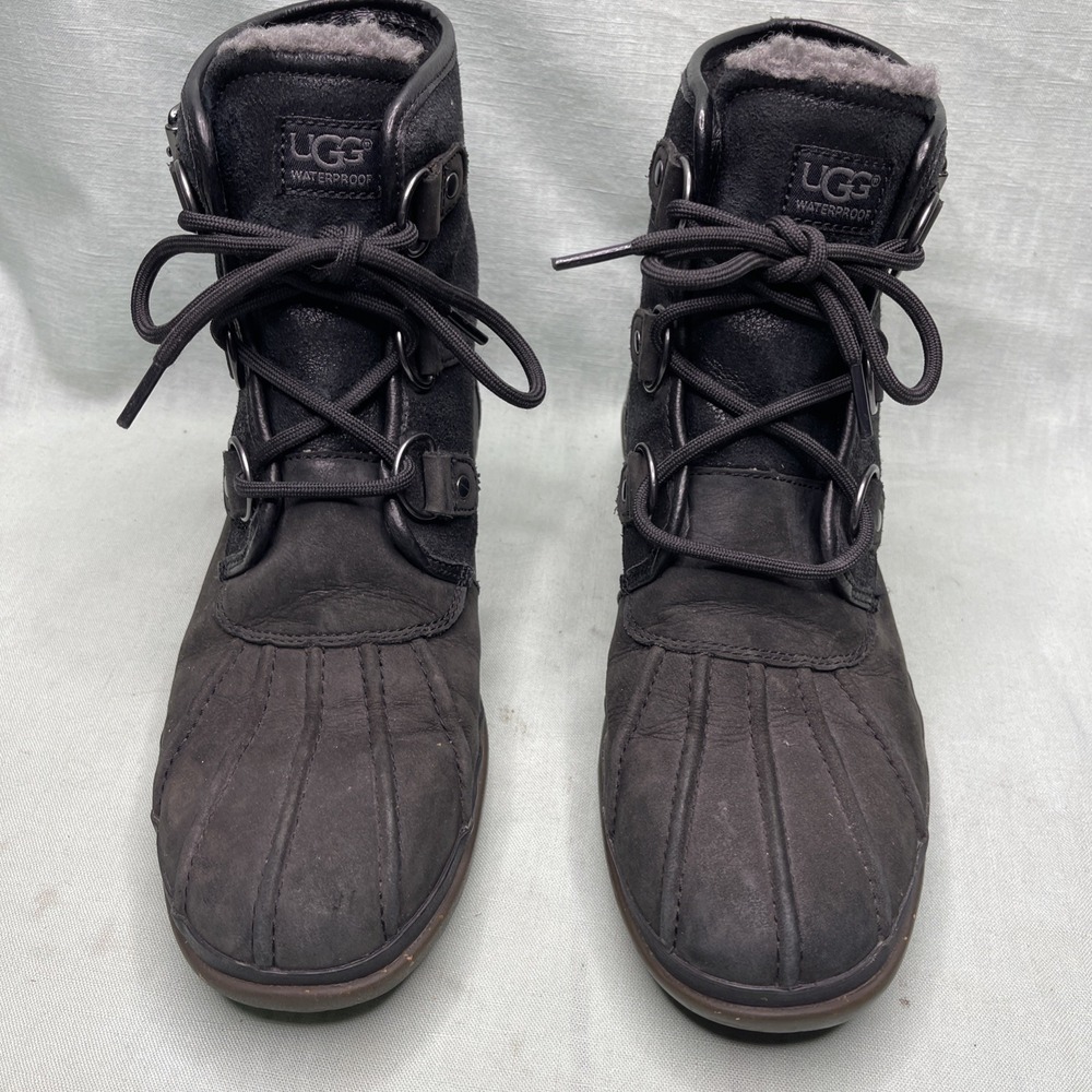 UGG Waterproof Leather Boots Womens 8.5 Black Fleece Lined Duck Boot Style